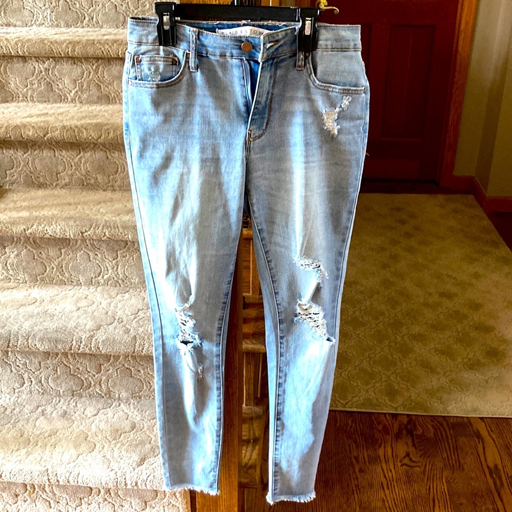 Skinny jeans from Tinseltown.